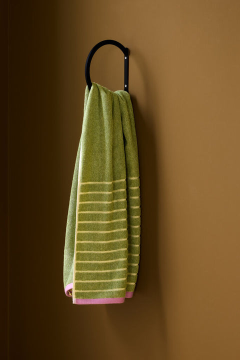 Apply Towel Ring Black